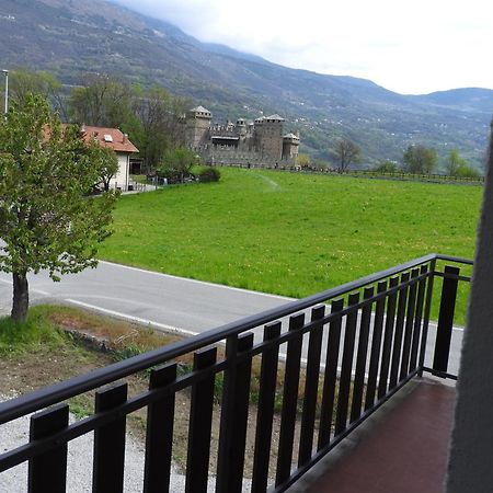 Vila Vue Du Chateau Fenis Exteriér fotografie