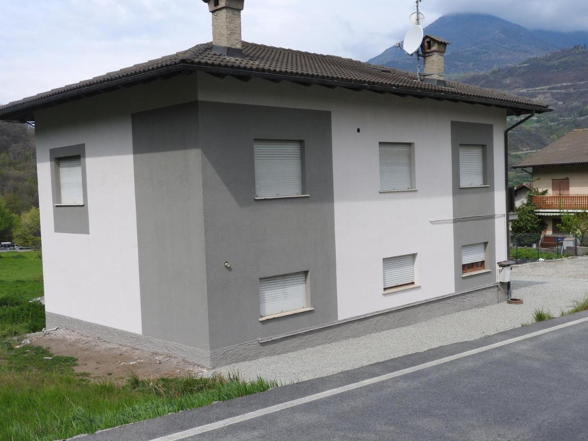 Vila Vue Du Chateau Fenis Exteriér fotografie
